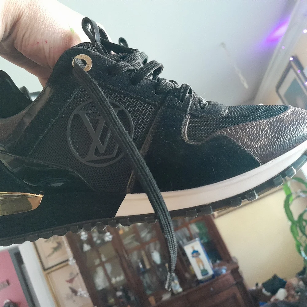 Louis Vuitton Sneakers - Picture 3 of 8